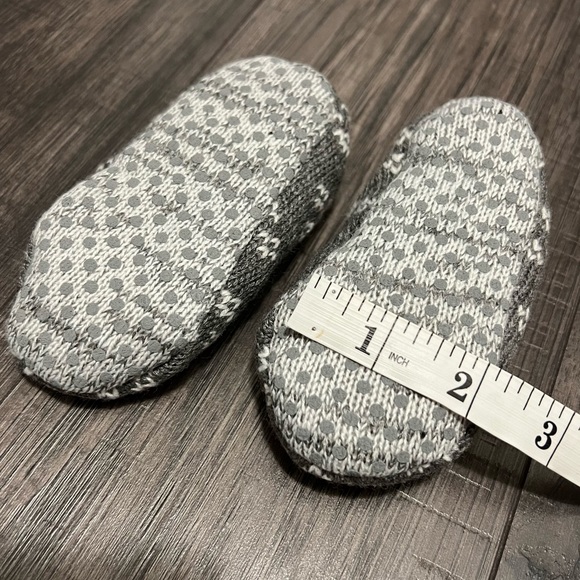 H&M Grey & White Jacquard-Knit Baby Slippers - Picture 9 of 10